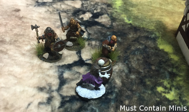 Frostgrave Skeletong comes across some Barbarians. 