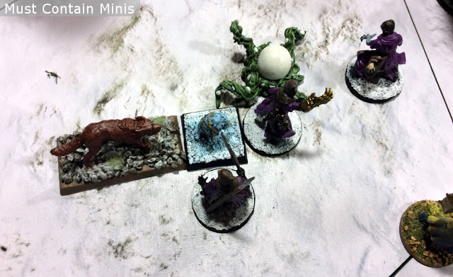 Strategically taking out creatures in Frostgrave. Be sure to surround your opponent. 