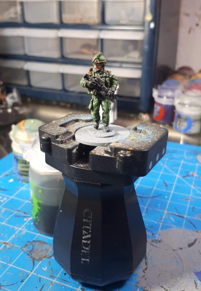 A 28mm Canadian Soldier being painted by Dave Lamers