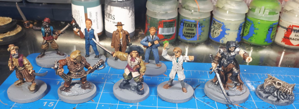 The full group of miniatures painted by commission painter Dave Lamers. 