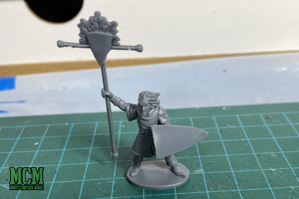 Oathmark Light Elf Standard Bearer