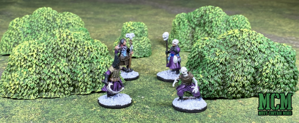 Forstgrave miniatures with pre-painted bushes - terrain review