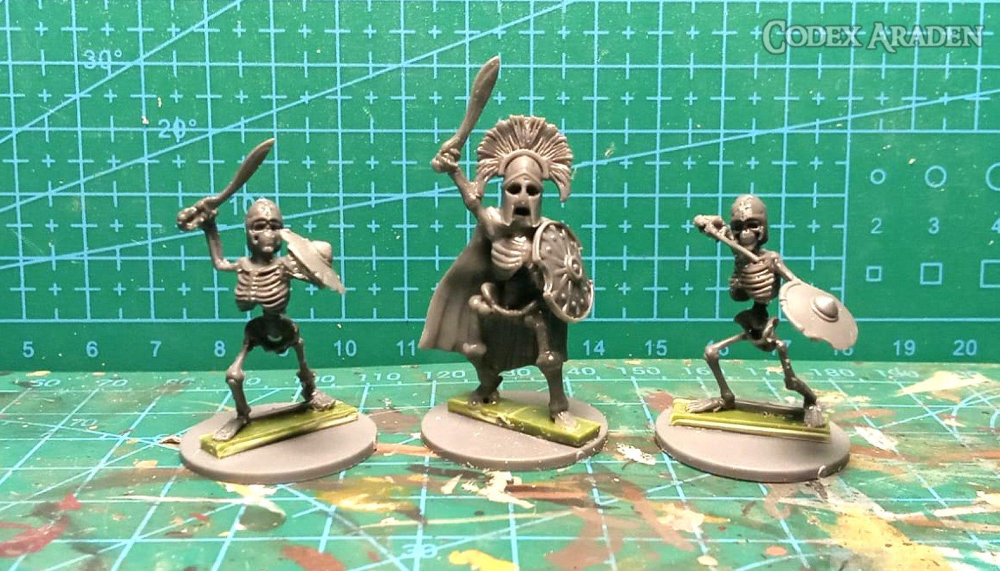 Scale comparison of Wargames Atlantic Skeletons to Warlords of Erehwon Skeletons. Both considered 28mm.