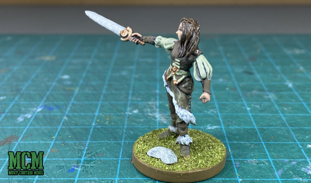 A great looking miniature for RPG games, but I will be using her for Rangers of Shadow Deep