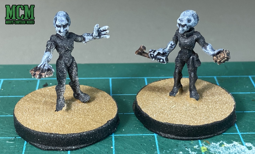 Gray Aliens - A hard lesson that I learned about varnishing miniatures