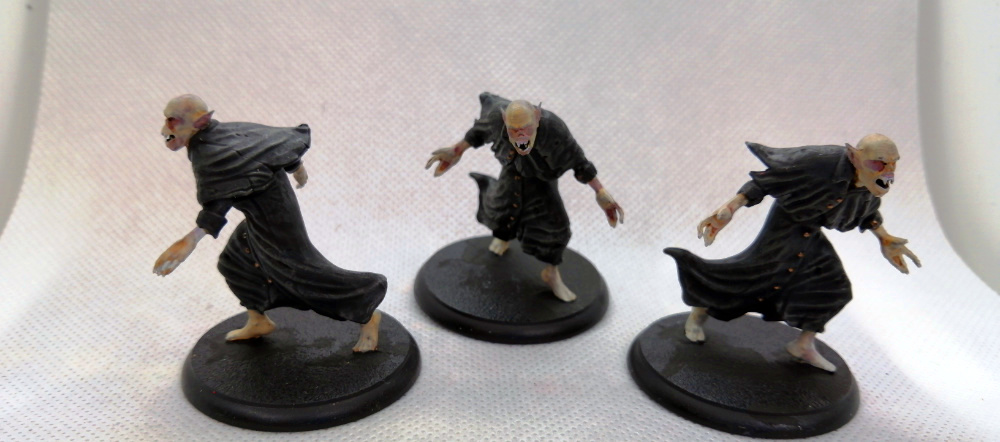 Some quickly painted Vampire miniatures
