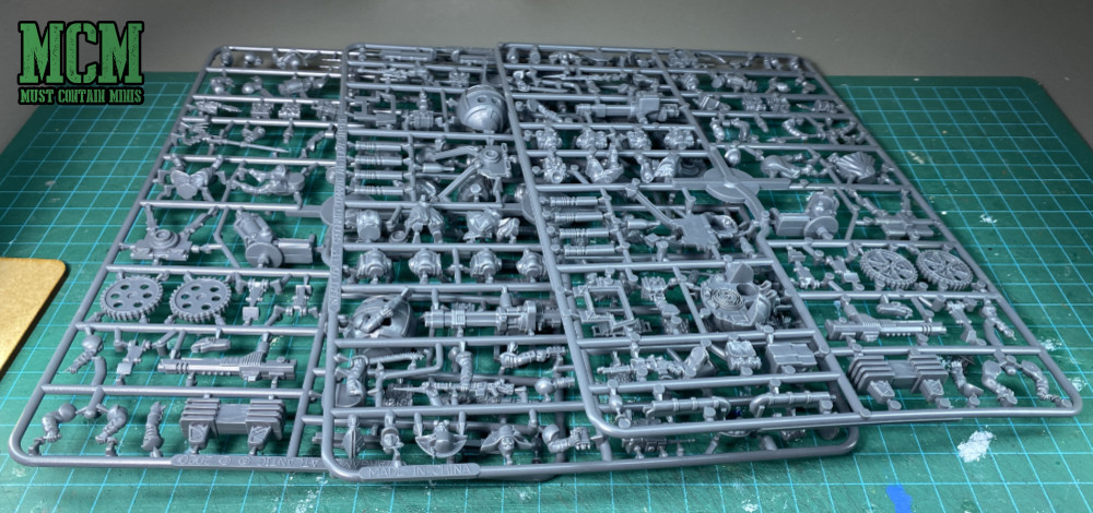 The new sprues in the box set