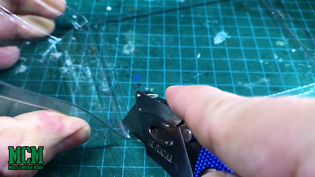 How-To  Prime a Miniature 