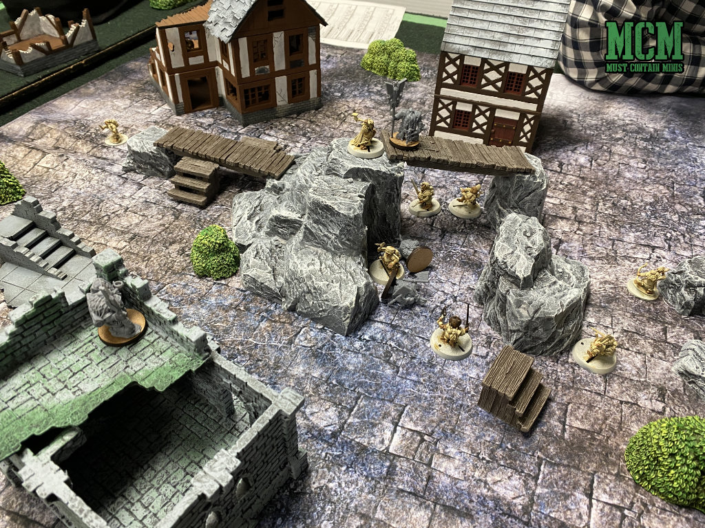 Playing Mordheim - Dwarf Treasure Hunters vs Halfling Mercenaries 