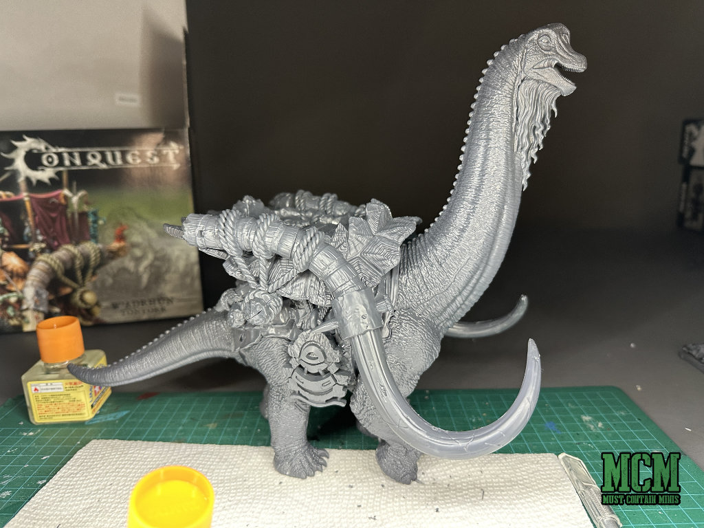 And ended up with this dinosaur miniature with a rider platform on its back. 